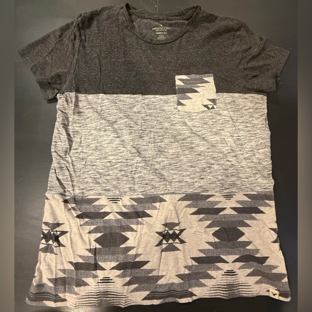 American Eagle Outfitters M Gray Aztec Short Sleeve Pocket TShirt Classic Fit